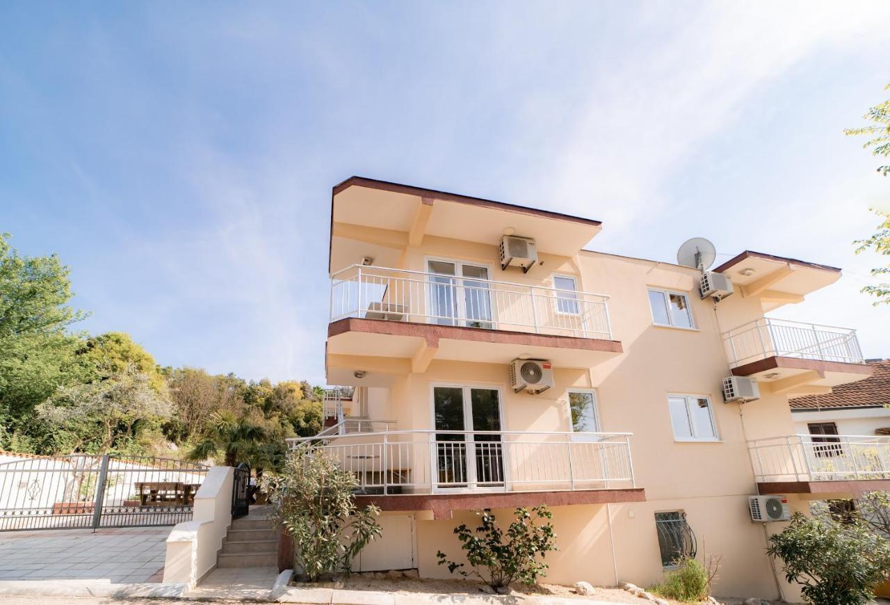 אוטייהא Villa Katharina מראה חיצוני תמונה